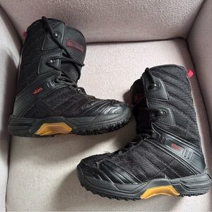 Sims Snowboard Boots Black/red Boys Youth Size 6